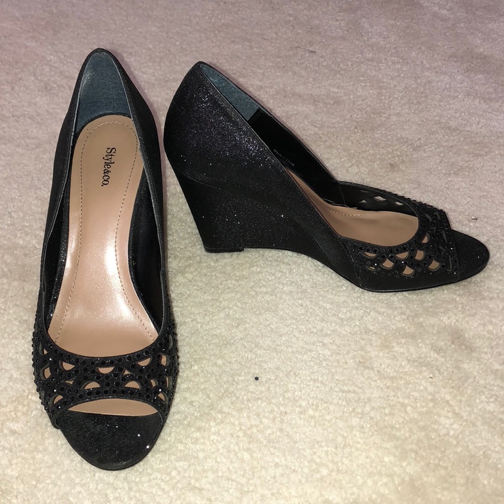Black sparkly wedges size 7.5